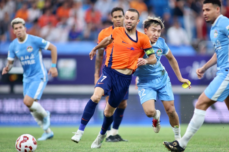 媒体人：中超只有转向跨年度制，才能真正融入世界足球体系